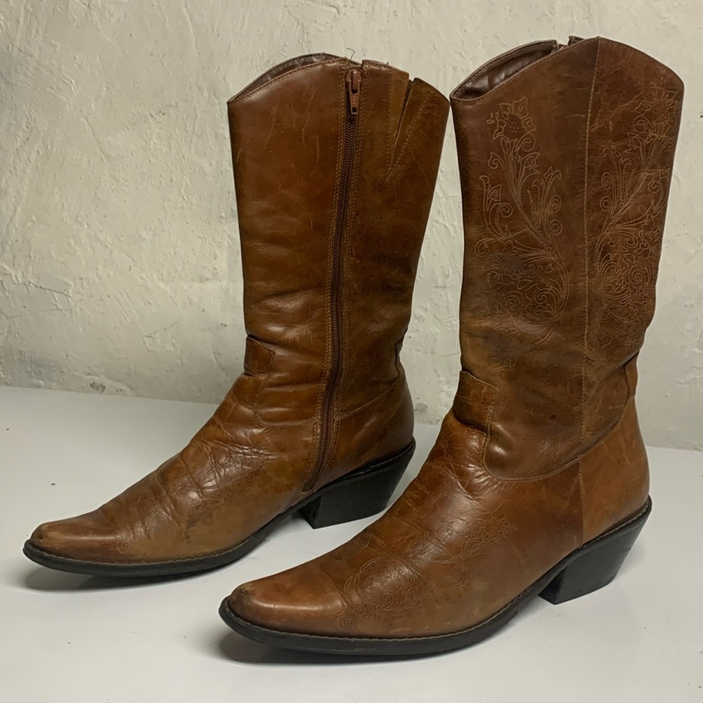 Matisse Brown Leather Side Zip Pointed Toe Embossed Boots